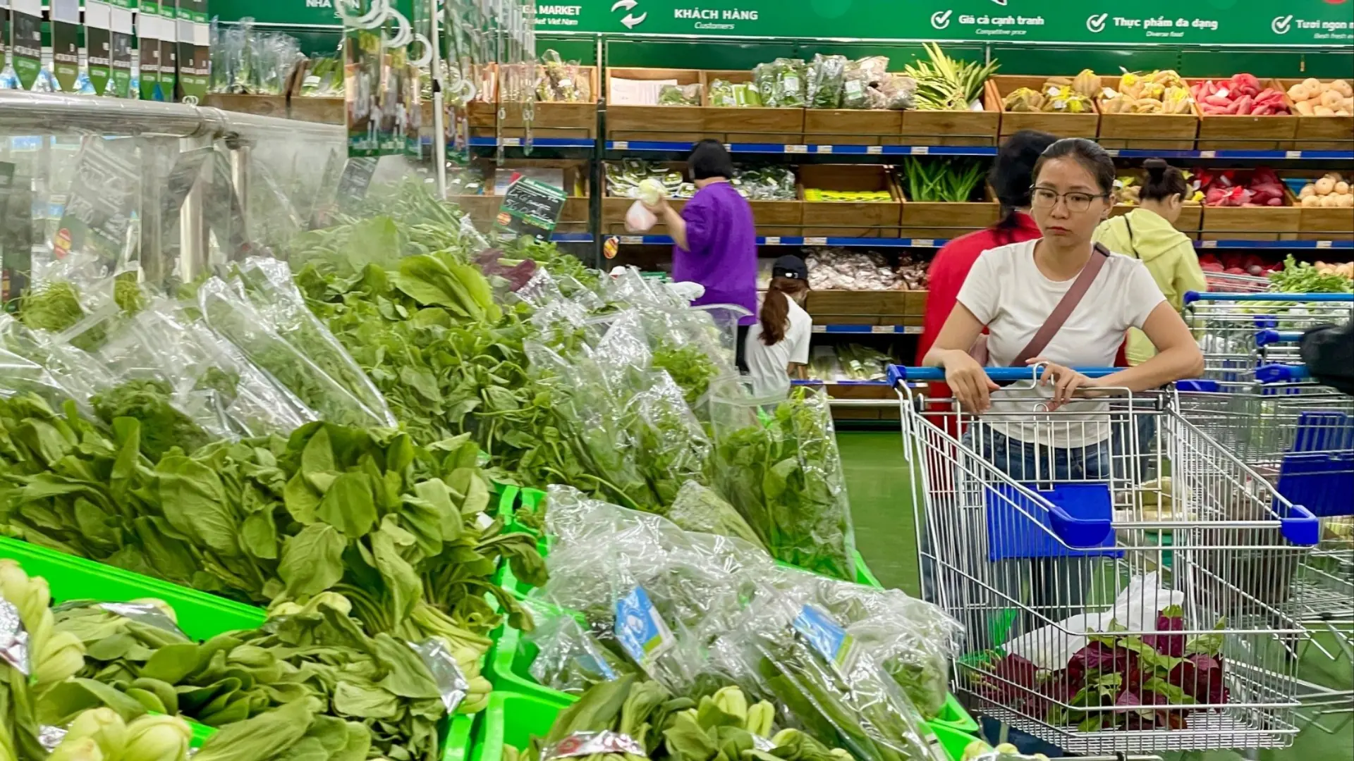 TP.HCM nỗ lực bình ổn giá thực phẩm mùa mưa bão